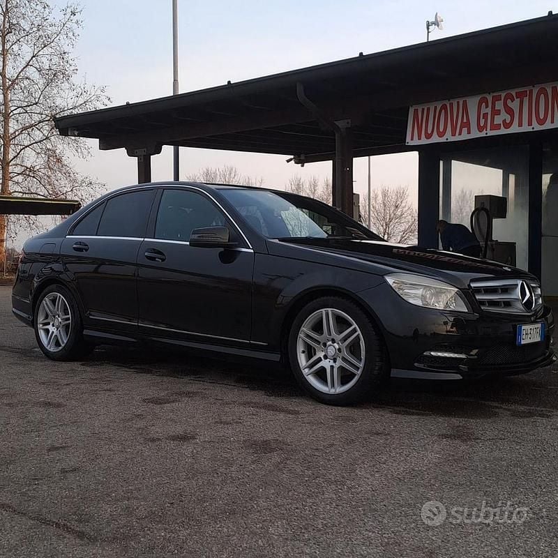 Usata Mercedes C180 AMG 156 CV (114 kW) 2010 Nero Berlina