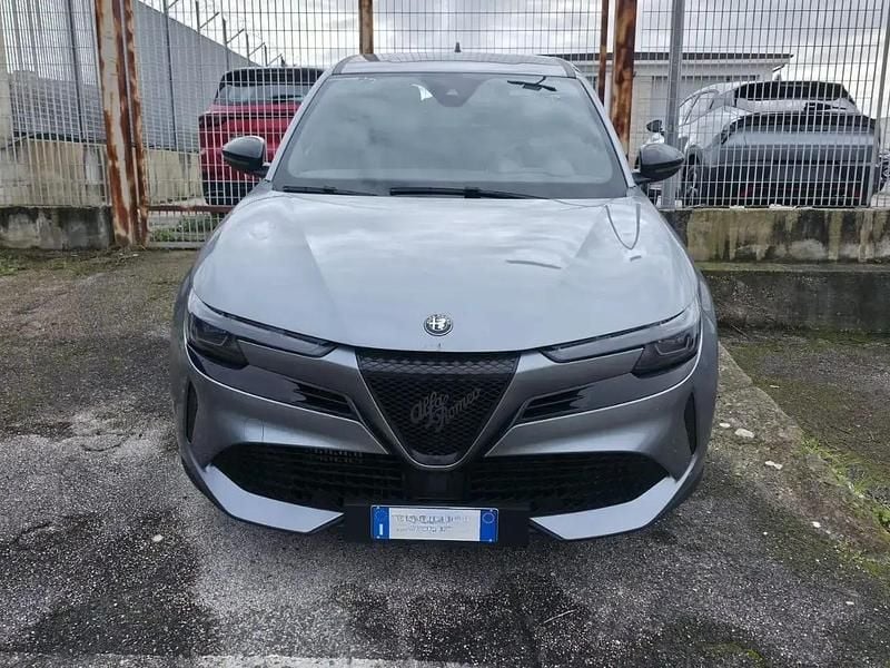 Usata Alfa Romeo Junior 114 kW (156 CV) 2025 Grigio SUV