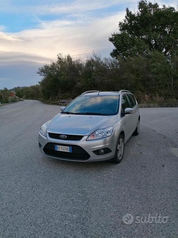 Usata Ford Focus 95 CV (69 kW) 2009 Grigio Station wagon