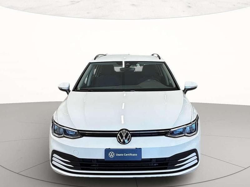 Usata VW Golf VIII Life 116 CV (85 kW) 2022 Pure white Station wagon