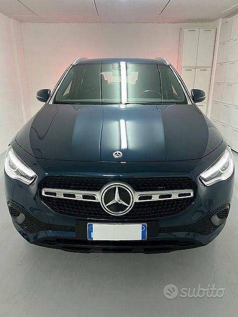 Usata Mercedes GLA180 116 CV (85 kW) 2021 Blu SUV