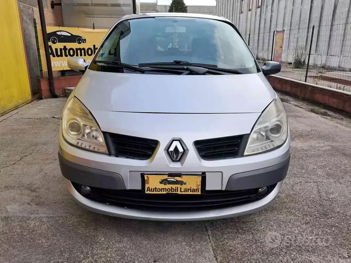 Usata Renault Scénic 105 CV (77 kW) 2007 Grigio Monovolume