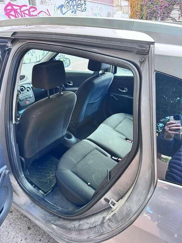 Usata Renault Clio GrandTour 86 CV (63 kW) 2010 Grigio Station wagon