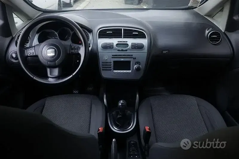 Usata Seat Altea Stylance 105 CV (77 kW) 2007 Bordeaux Monovolume