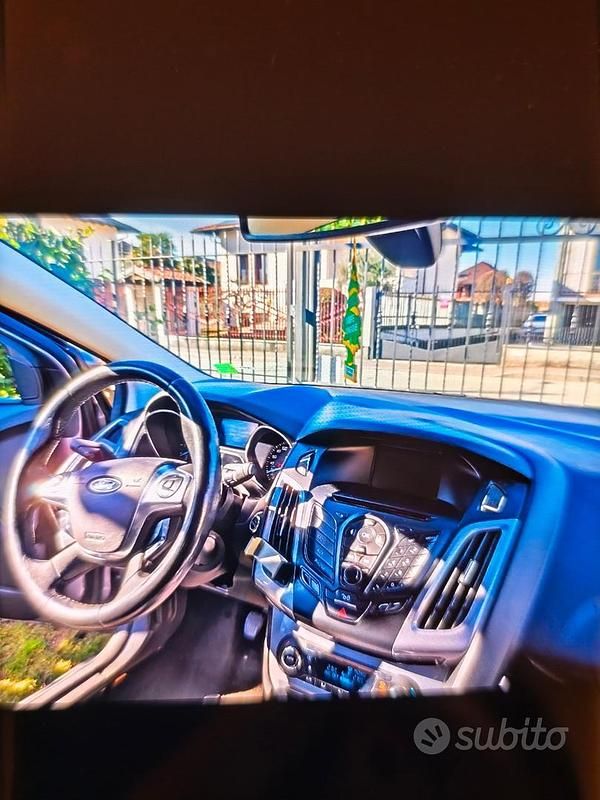 Usata Ford Focus Titanium 116 CV (85 kW) 2011 Grigio Station wagon