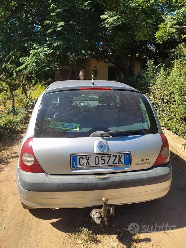 Usata Renault Clio II 65 CV (47 kW) 2006 Grigio Berlina