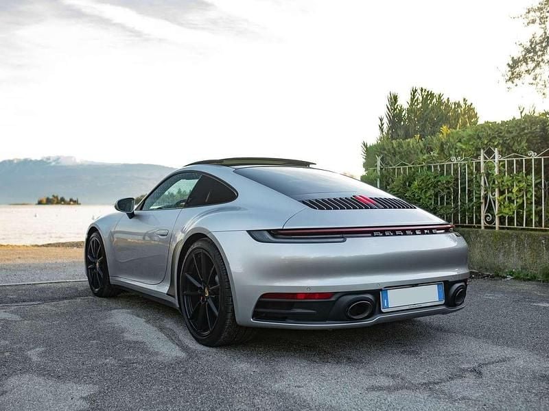 Usata Porsche 911 Carrera 4S 450 CV (330 kW) 2021 Argento gt Coupé