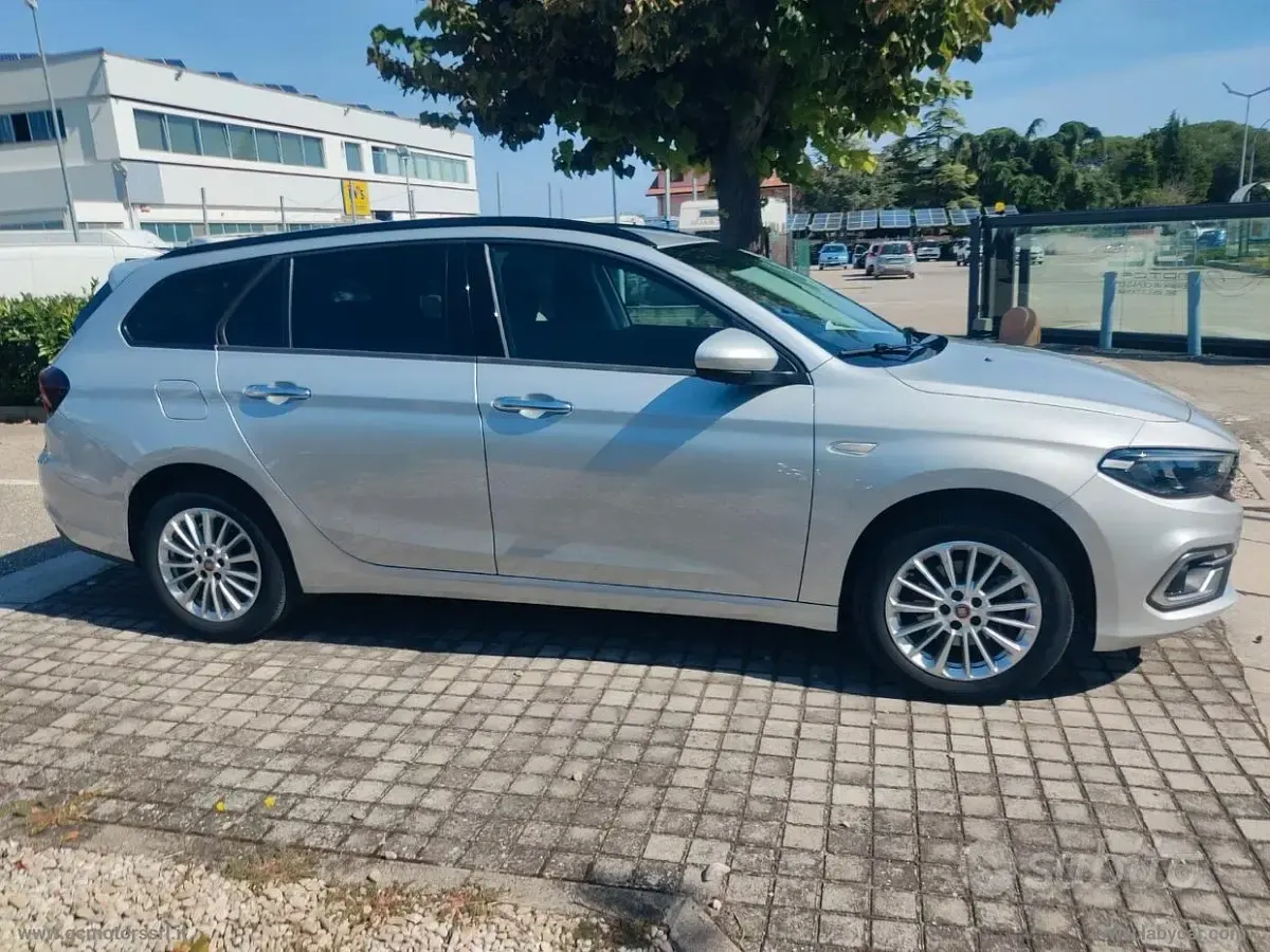 Usata Fiat Tipo Life 100 CV (73 kW) 2021 Argento metalizzato Station wagon