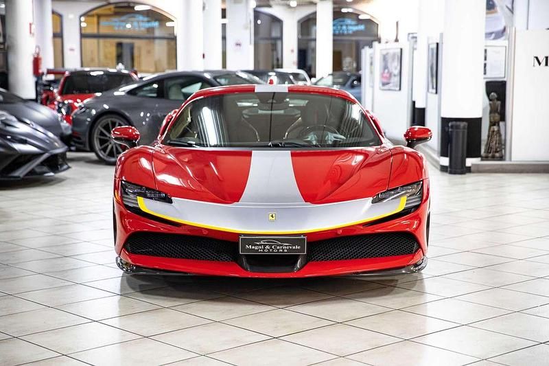 Usata Ferrari SF90 1000 CV (735 kW) 2021 Rosso corsa Coupé