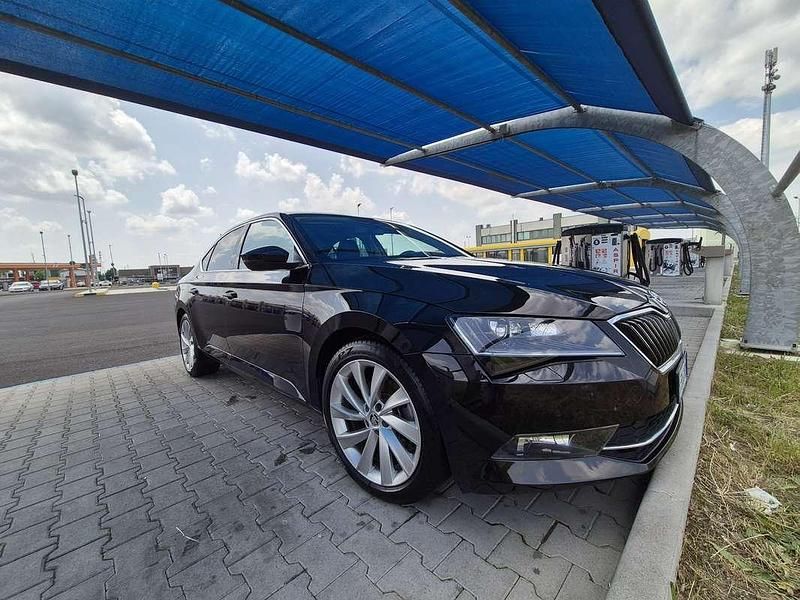 Usata 2016 Skoda Superb Ambition Tre volumi | 10.999 € (Buon prezzo) - Immagine 1/4