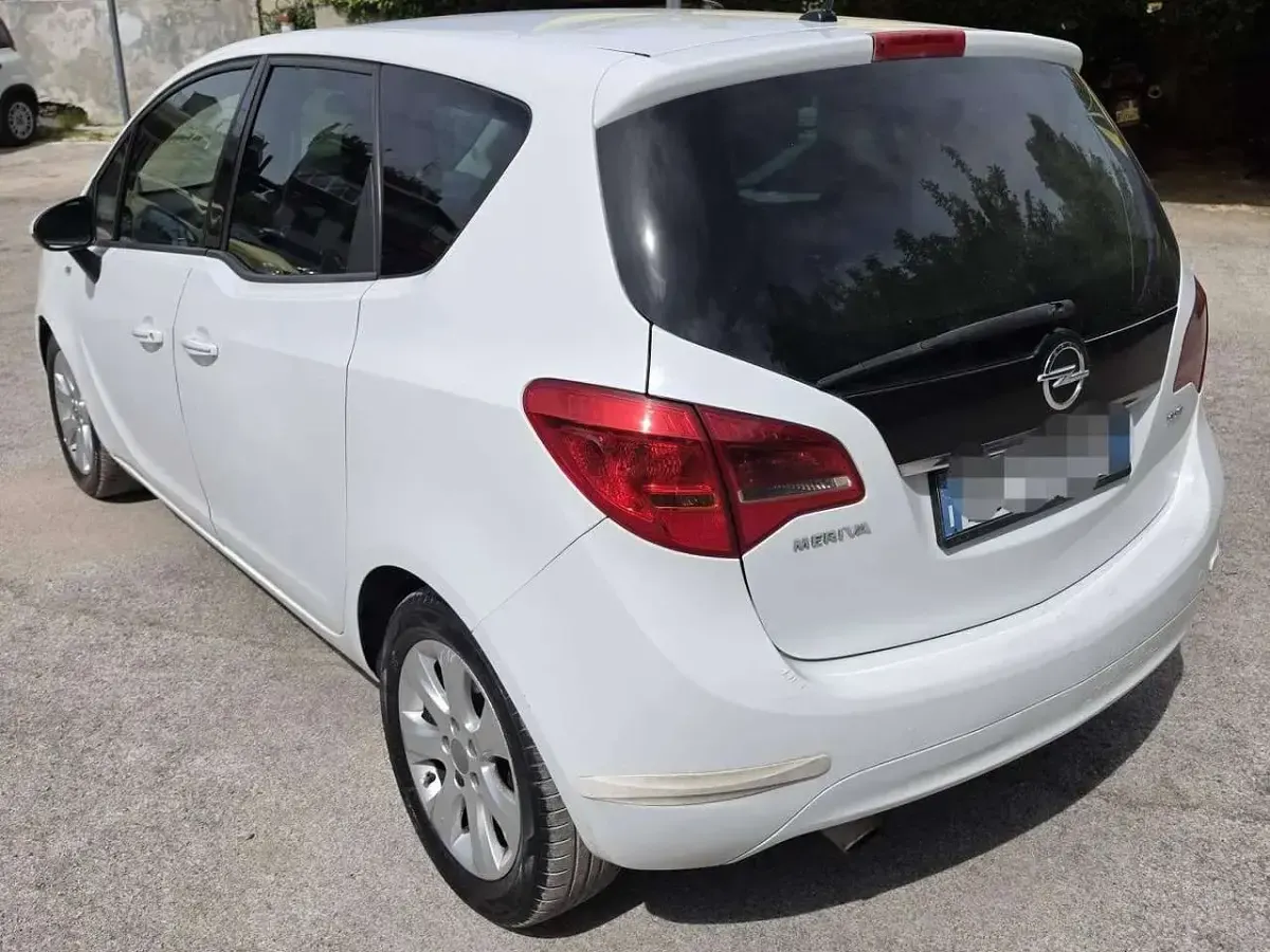 Usata Opel Meriva Cosmo 75 CV (55 kW) 2010 Bianco Monovolume