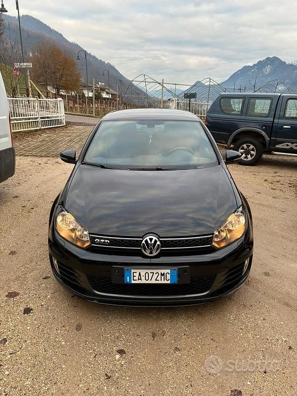 Nero Usata 2010 VW Golf VI GTD Tre volumi | 13.000 € (Molto cara) - Immagine 1/4