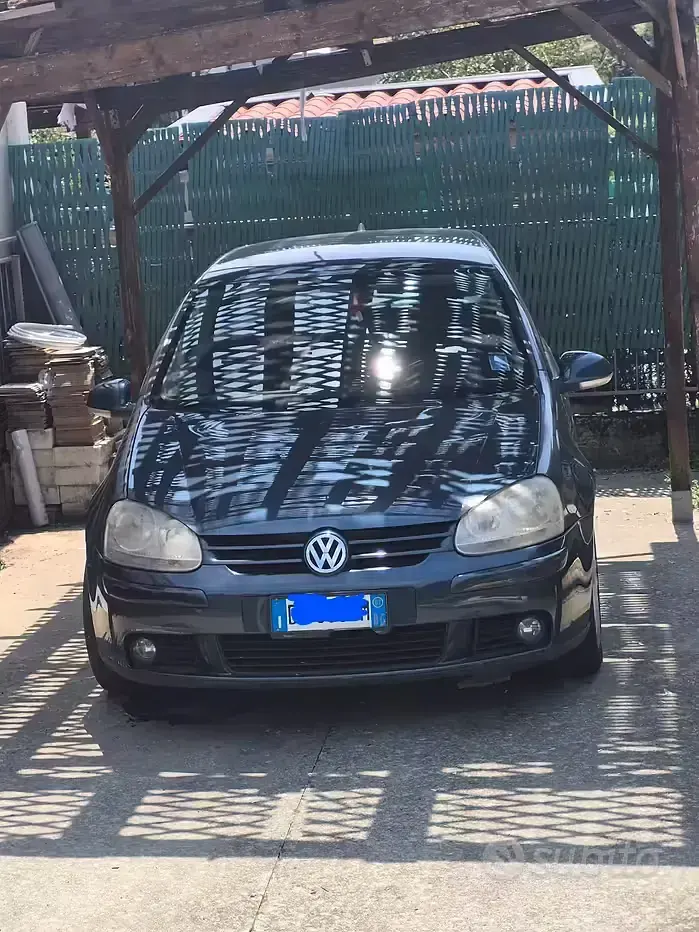 Usata VW Golf V 105 CV (77 kW) 2007 Bluazzurro Berlina