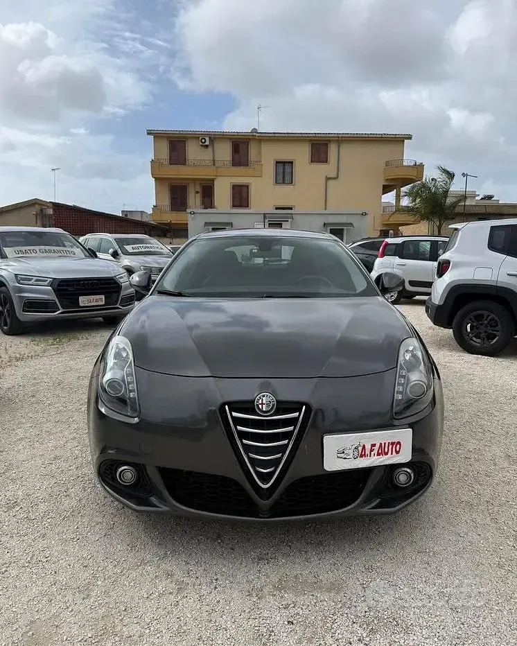 Usata Alfa Romeo Giulietta Distinctive 105 CV (77 kW) 2014 Grigio Utilitaria