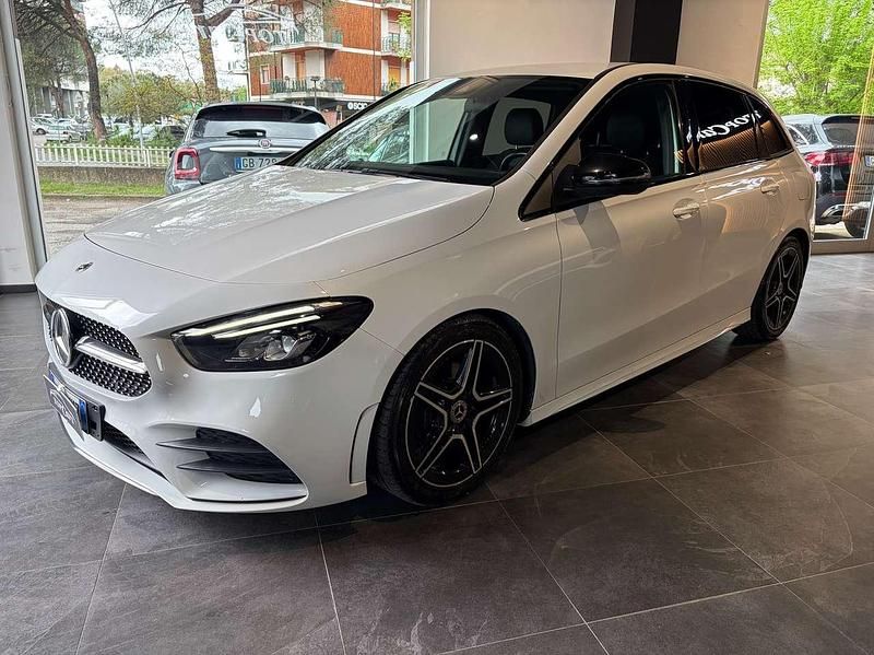 Usata Mercedes B200 AMG Line Premium Plus 150 CV (110 kW) 2022 Bianco Monovolume