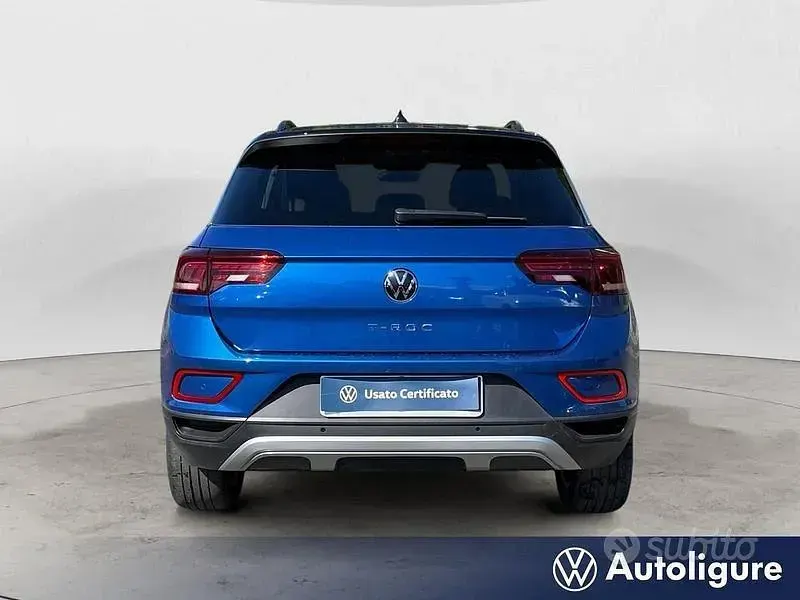 Usata VW T-Roc Life 150 CV (110 kW) 2024 Blu SUV