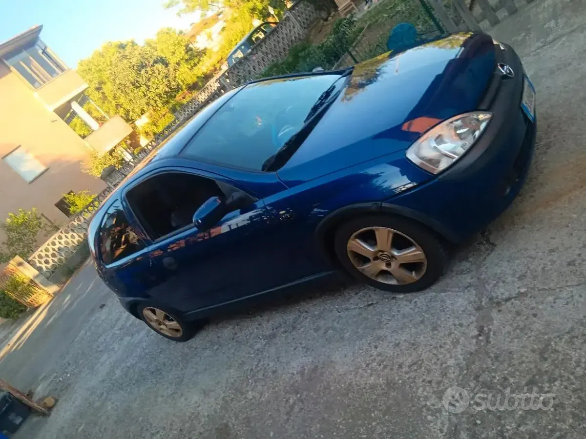 Usata Opel Corsa 58 CV (42 kW) 2003 Utilitaria