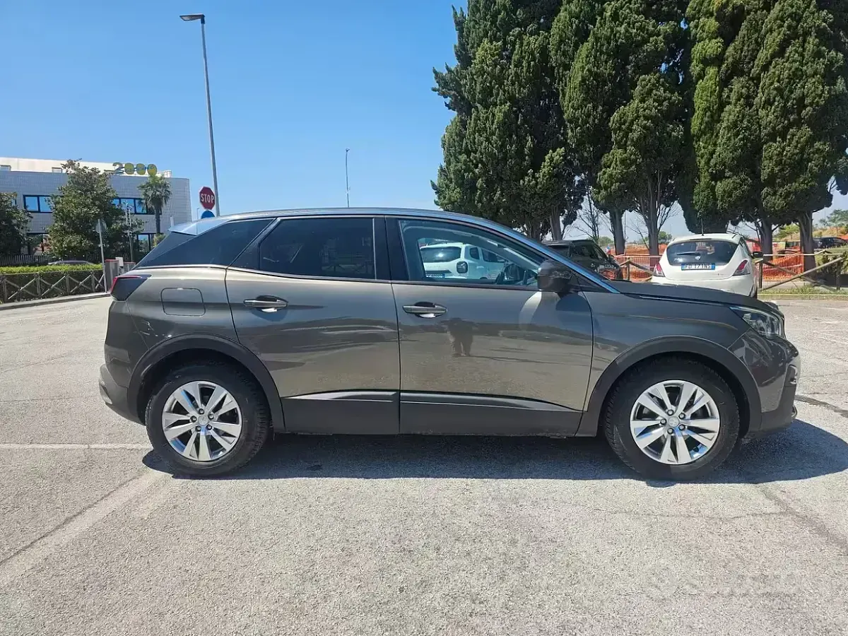 Usata Peugeot 3008 Business-Line 120 CV (88 kW) 2016 Grigio Station wagon