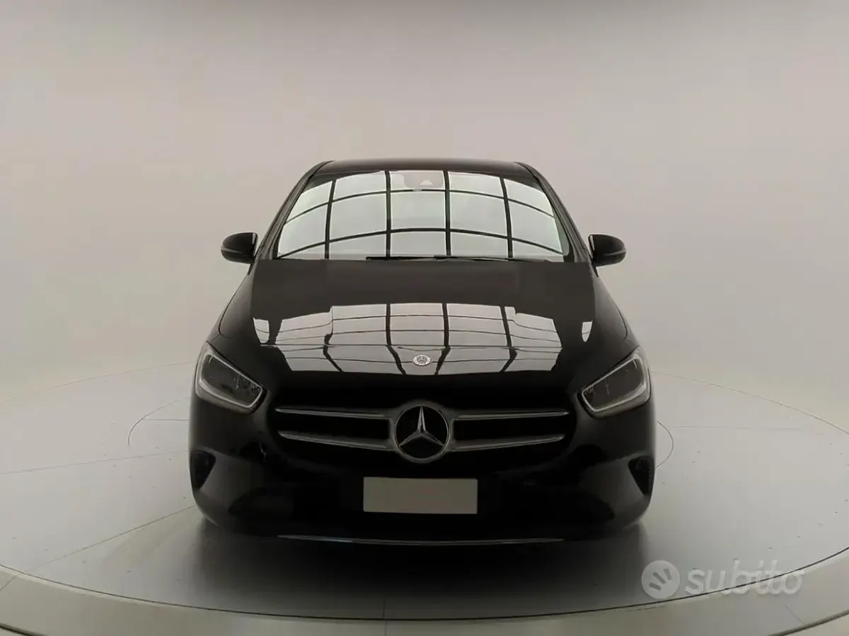 Usata Mercedes B180 Executive 116 CV (85 kW) 2022 Nero Utilitaria