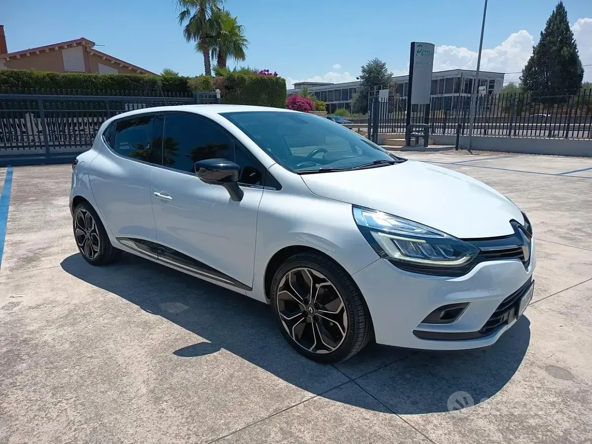 Usata Renault Clio Intens 110 CV (80 kW) 2018 Bianco Station wagon