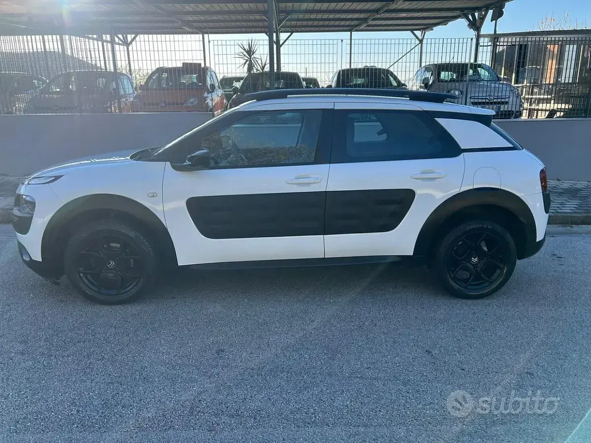 Usata Citroën C4 Cactus Shine 82 CV (60 kW) 2017 Bianco Utilitaria