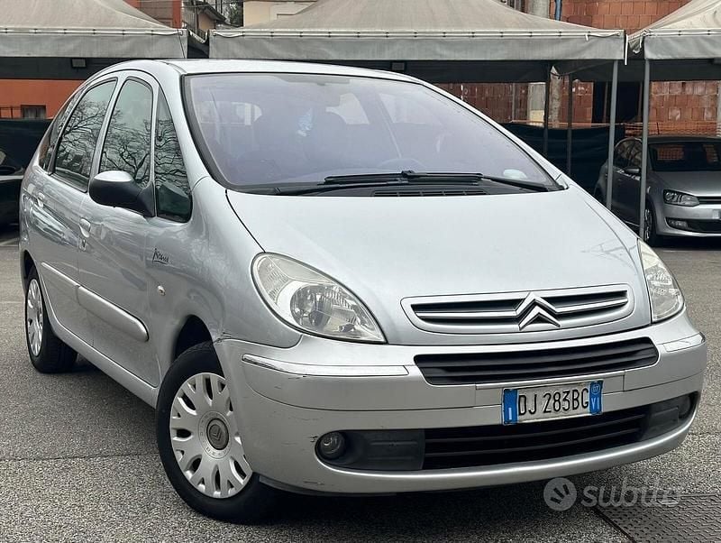 Usata Citroën Xsara Picasso 108 CV (79 kW) 2007 Grigio Monovolume