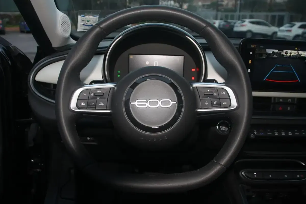 Usata Fiat 600 La Prima 110 CV (80 kW) 2025 Nero SUV