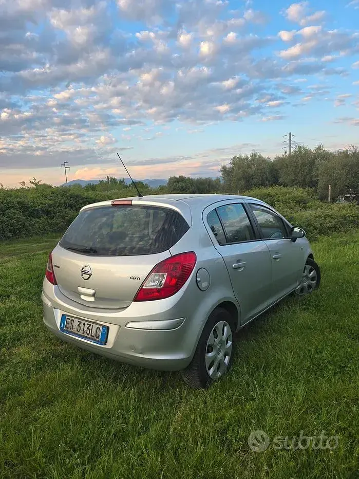 Usado Opel Corsa Edition 75 HP (55 kW) 2013 Azul Citadino