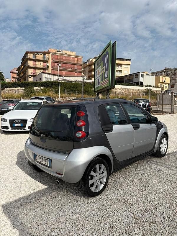 Usata Smart ForFour Passion 95 CV (69 kW) 2005 Grigio Utilitaria