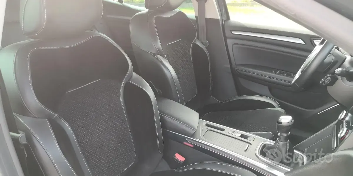 Usata Renault Mégane IV 110 CV (80 kW) 2016 Grigio Berlina