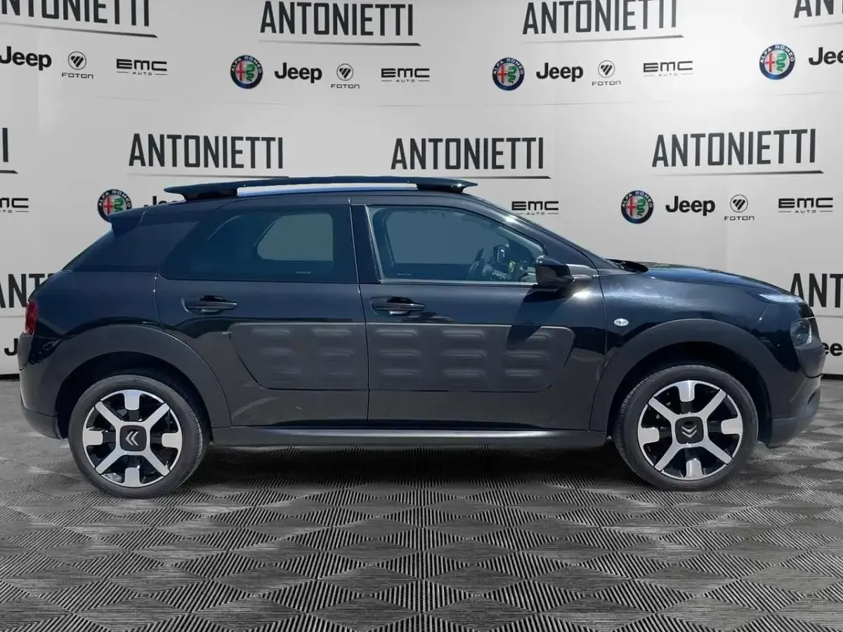 Usata Citroën C4 Shine 99 CV (72 kW) 2017 Nero SUV