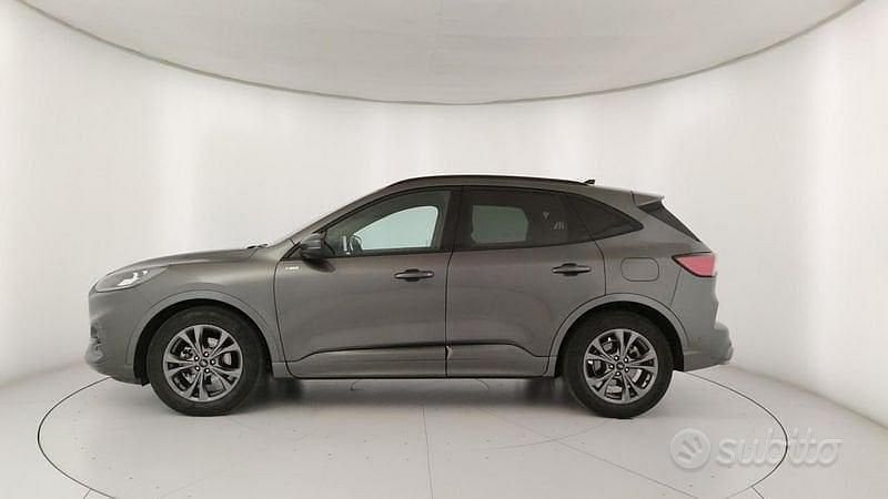 Usata Ford Kuga ST-Line 120 CV (88 kW) 2023 Grigio SUV
