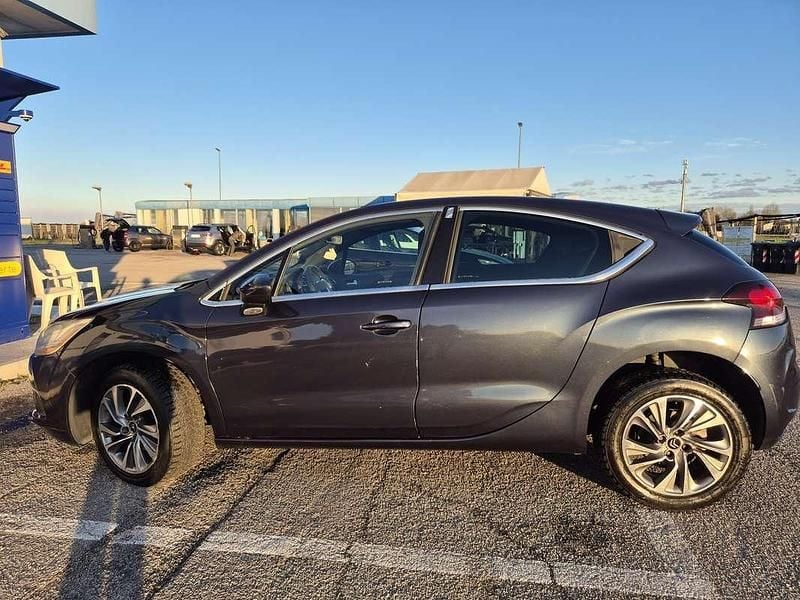 Usata Citroën DS4 So Chic 111 CV (81 kW) 2012 Blu/azzurro Utilitaria
