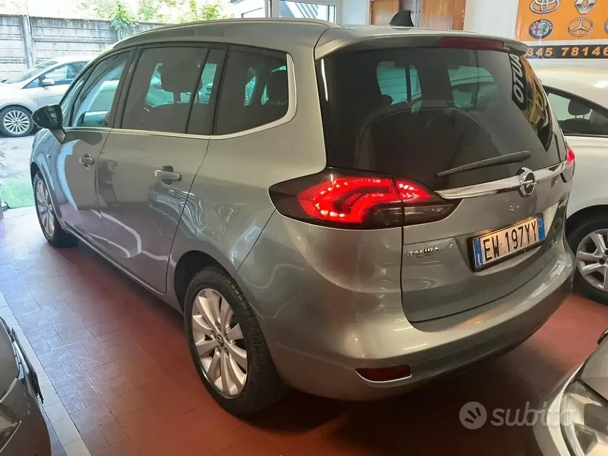 Usata Opel Zafira 150 CV (110 kW) 2014 Grigio Monovolume