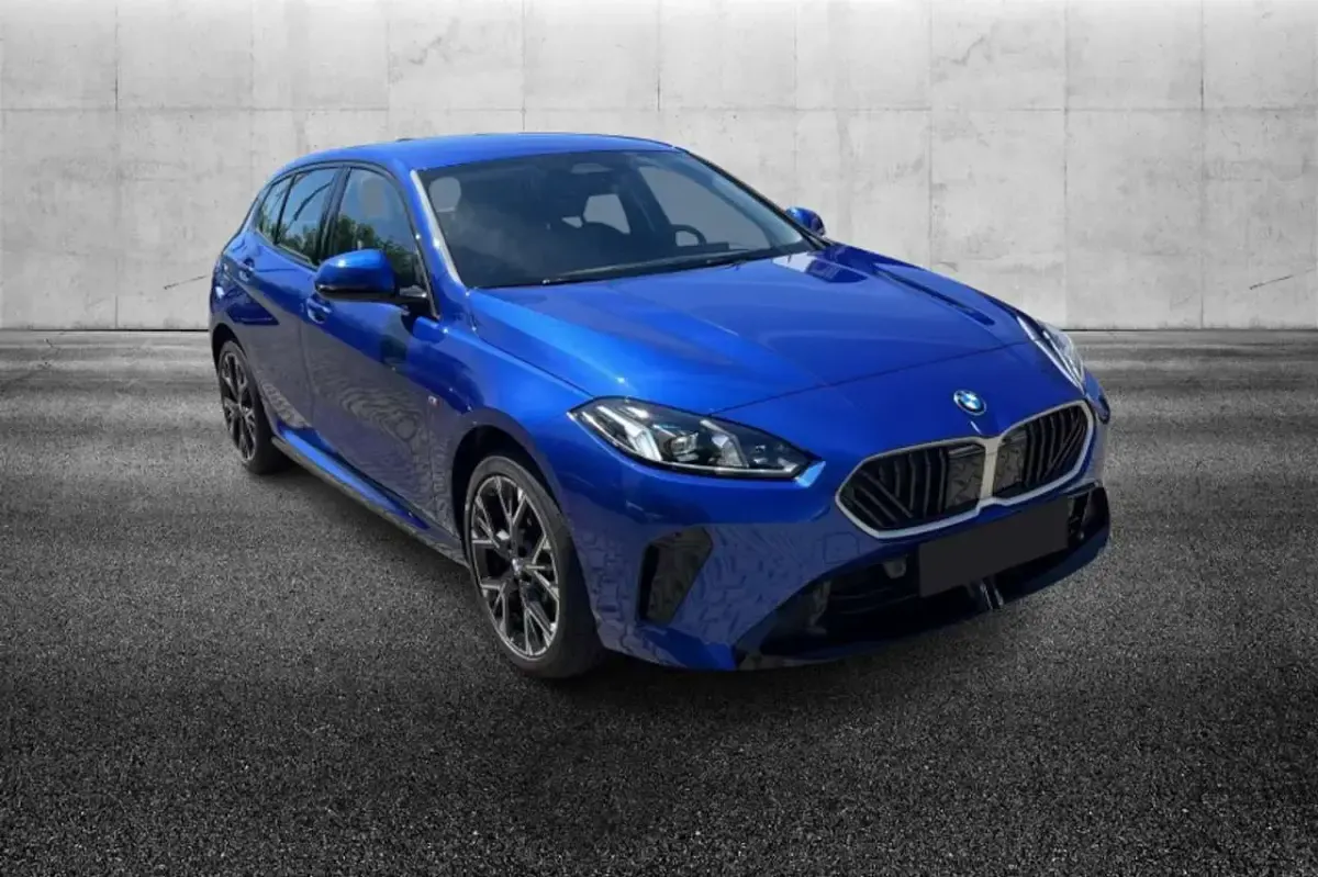 Usata BMW 120 M Sport 150 CV (110 kW) 2025 Blu/azzurro Utilitaria