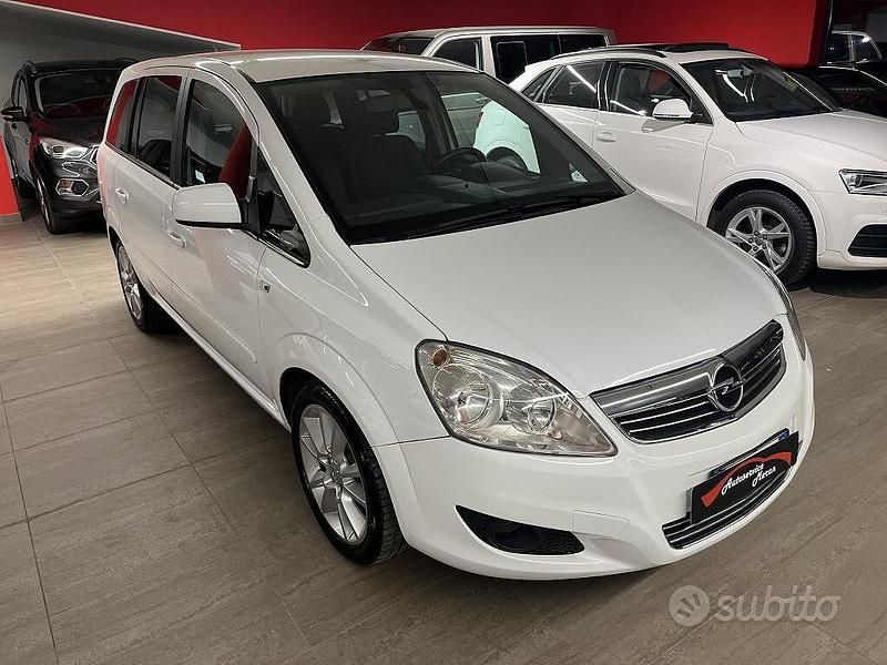 Usata Opel Zafira Edition 140 CV (102 kW) 2011 Bianco Monovolume