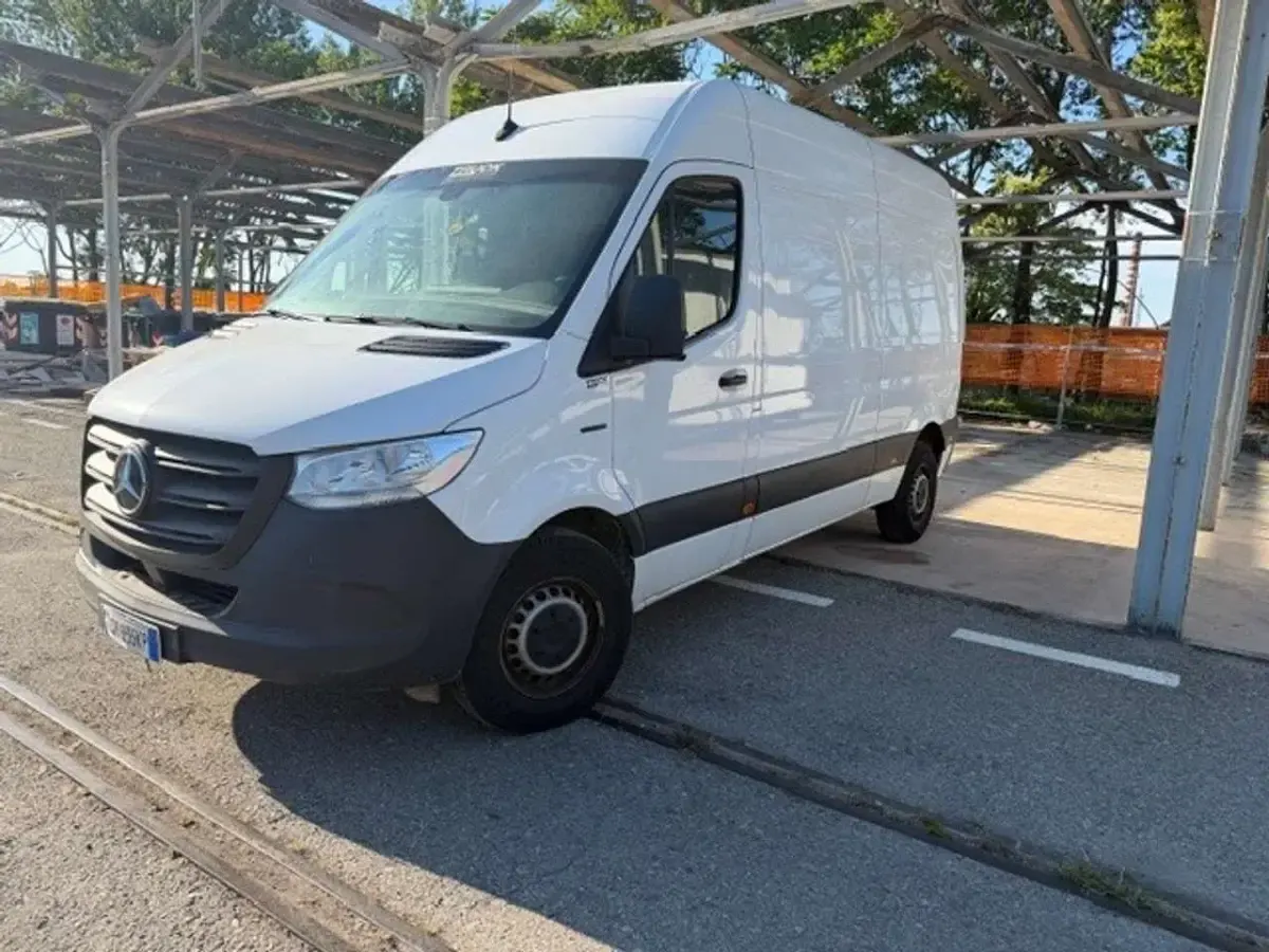 Usata Mercedes E-Sprinter 69 kW (95 CV) 2021 Bianco Furgone