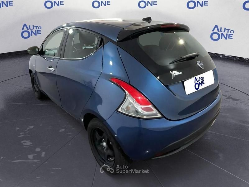 Usata Lancia Ypsilon Silver 69 CV (50 kW) 2023 Blu/azzurro Utilitaria