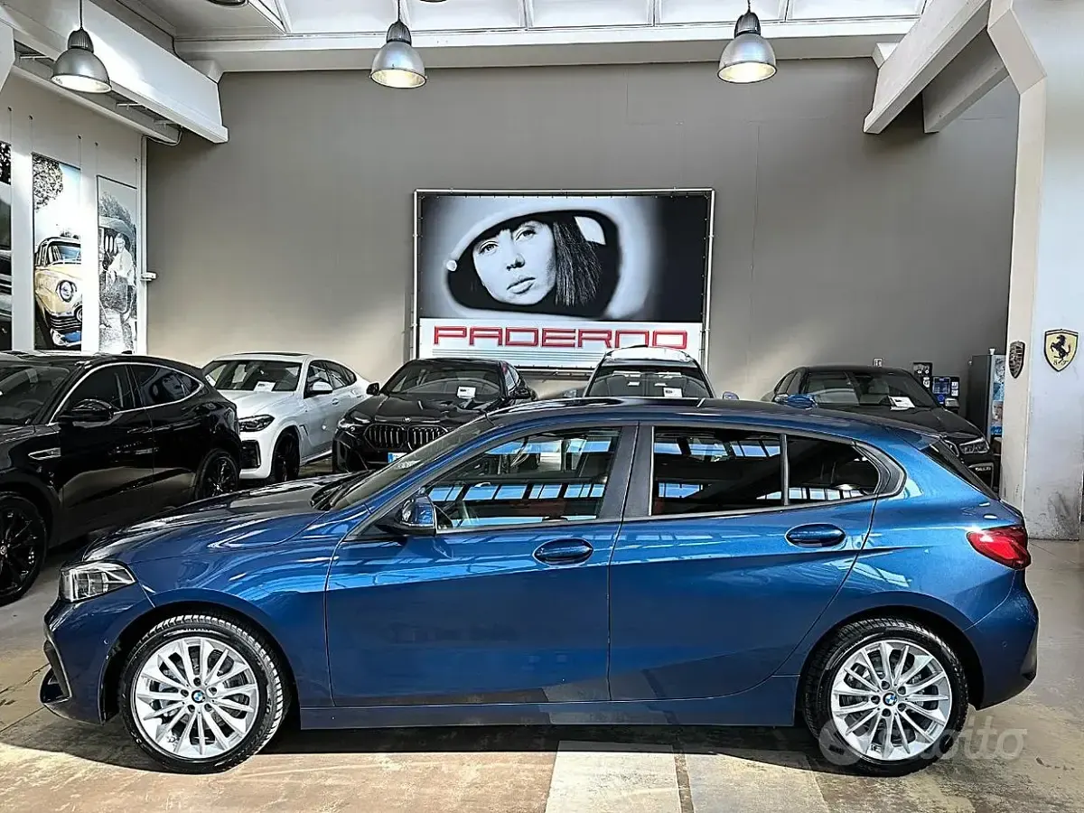 Usata BMW 118 Advantage 150 CV (110 kW) 2022 Bluazzurro Utilitaria