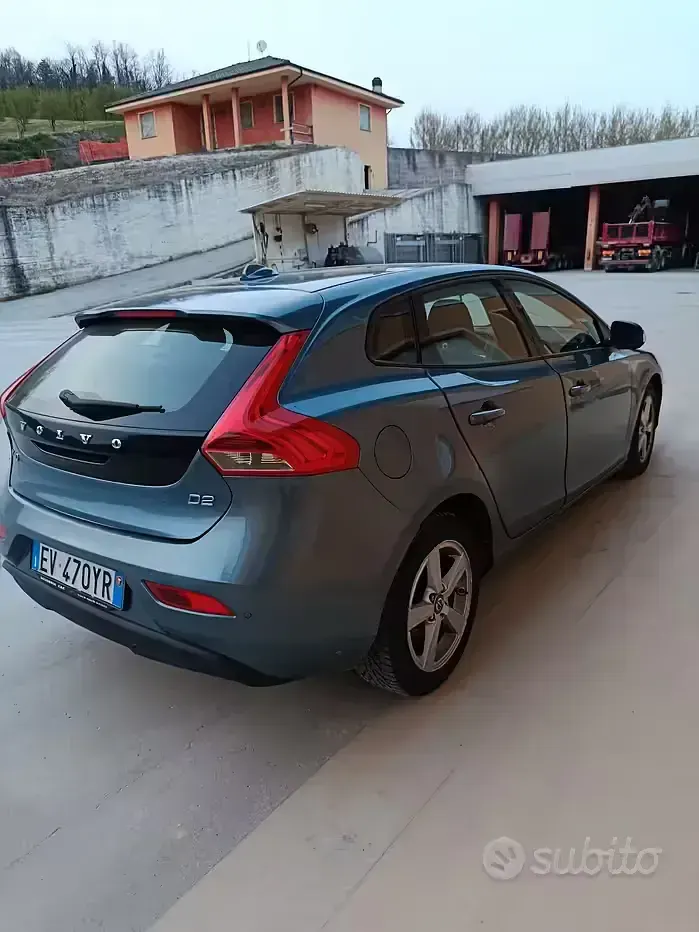 Usata Volvo V40 2014 Blu Berlina
