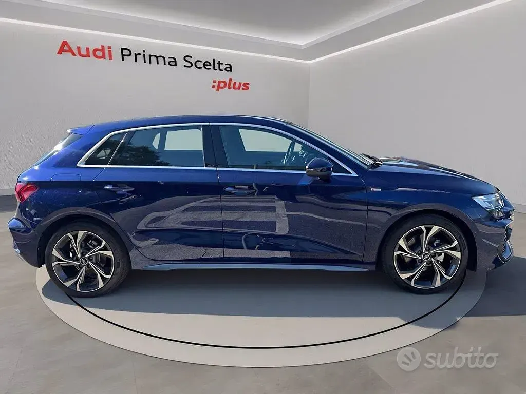Nuova Audi A3 S-Line 116 CV (85 kW) 2026 Blu navarra metallizzato Berlina