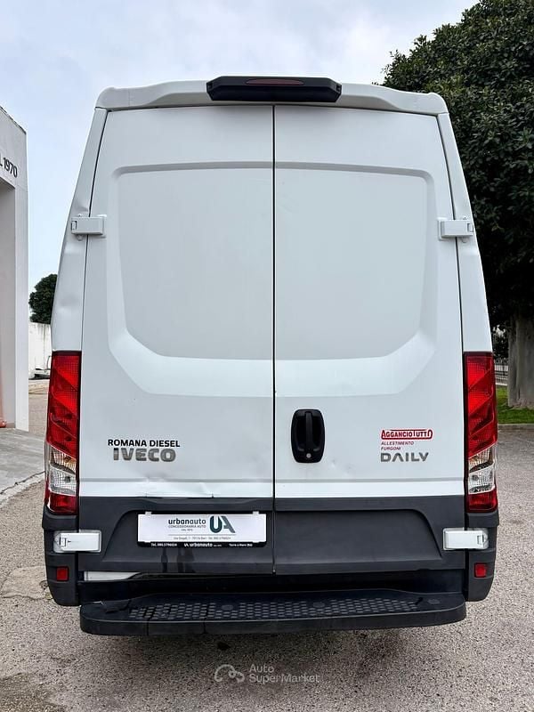 Usata Iveco Daily 136 CV (100 kW) 2019 Bianco Berlina