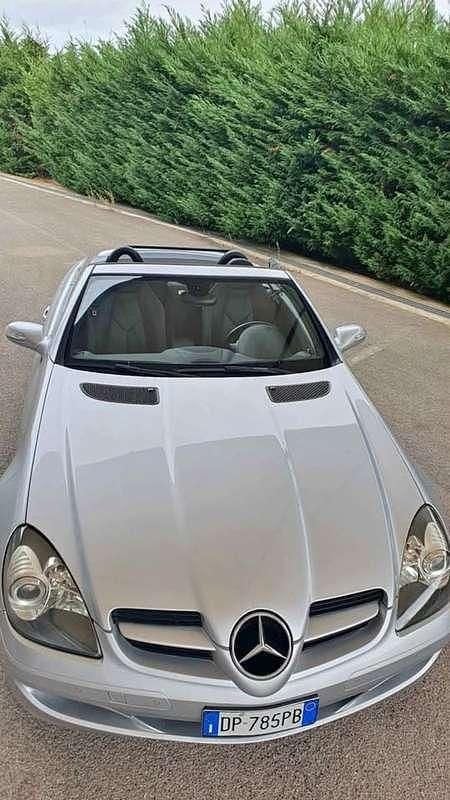 Usata Mercedes SLK200 163 CV (119 kW) 2008 Argento Cabrio