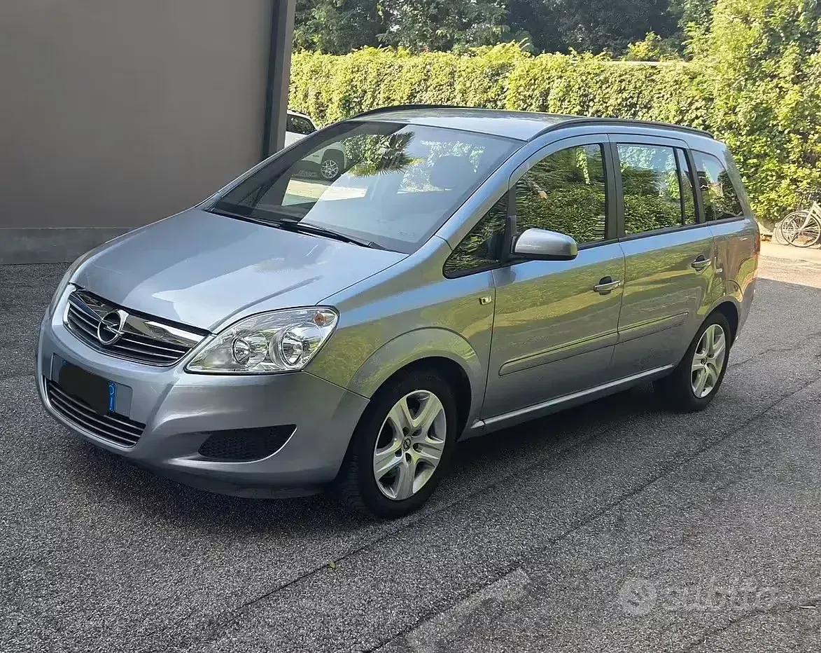 Usata Opel Zafira 120 CV (88 kW) 2009 Grigio Monovolume