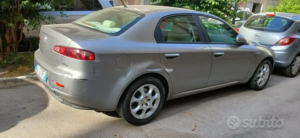 Usata Alfa Romeo 159 150 CV (110 kW) 2007 Grigio Berlina