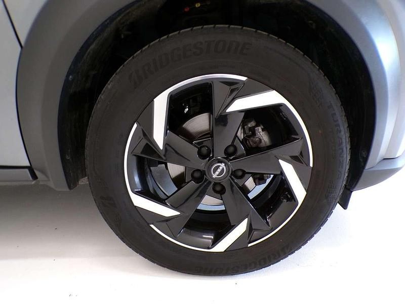 Usata Nissan Juke Acenta 114 CV (83 kW) 2023 Grigio selenite SUV