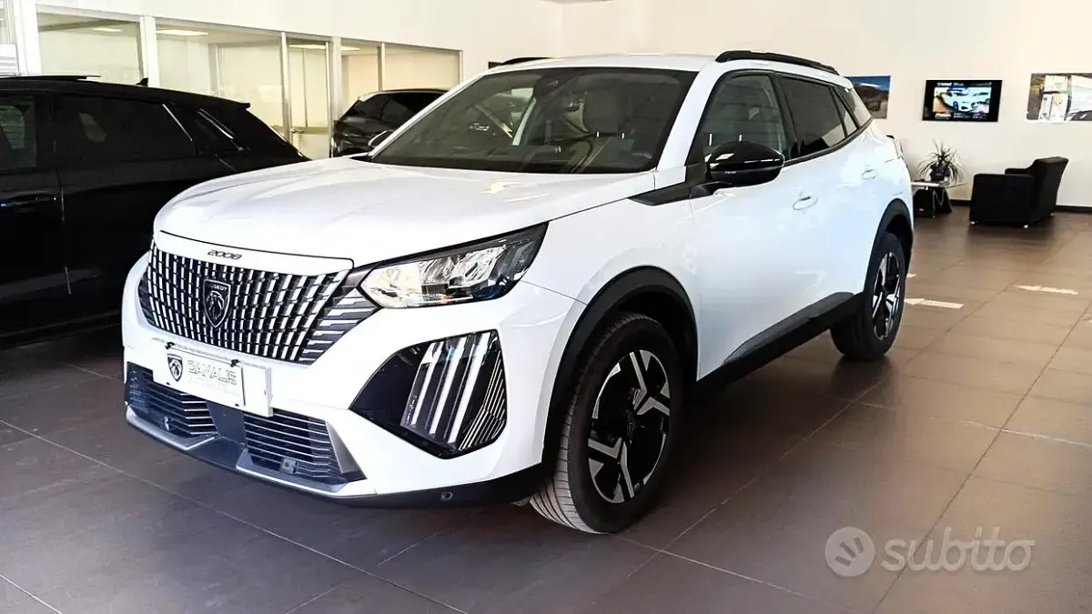 Usata Peugeot 2008 Allure 131 CV (96 kW) 2024 Bianco SUV