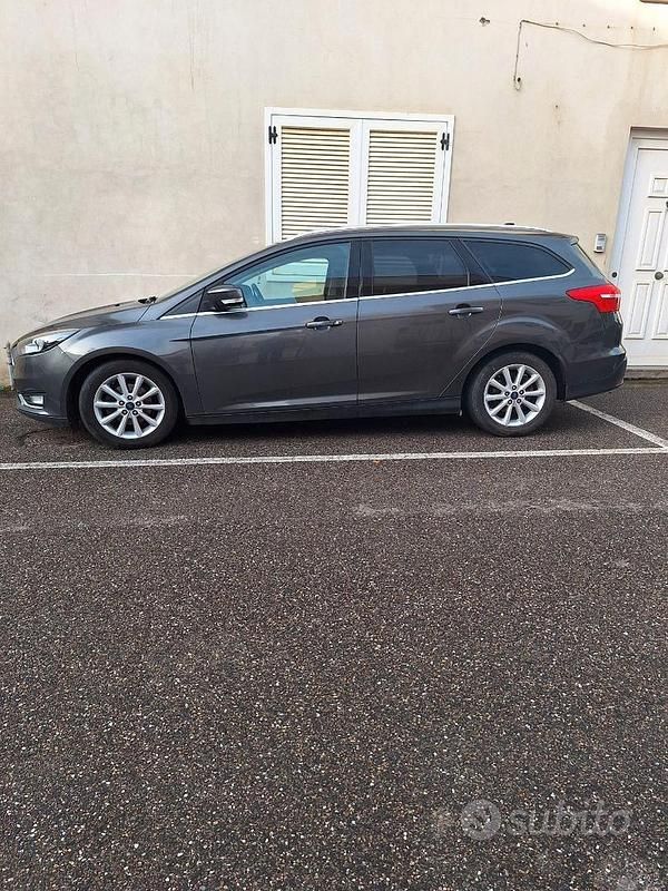 Usata Ford Focus 120 CV (88 kW) 2016 Grigio Station wagon