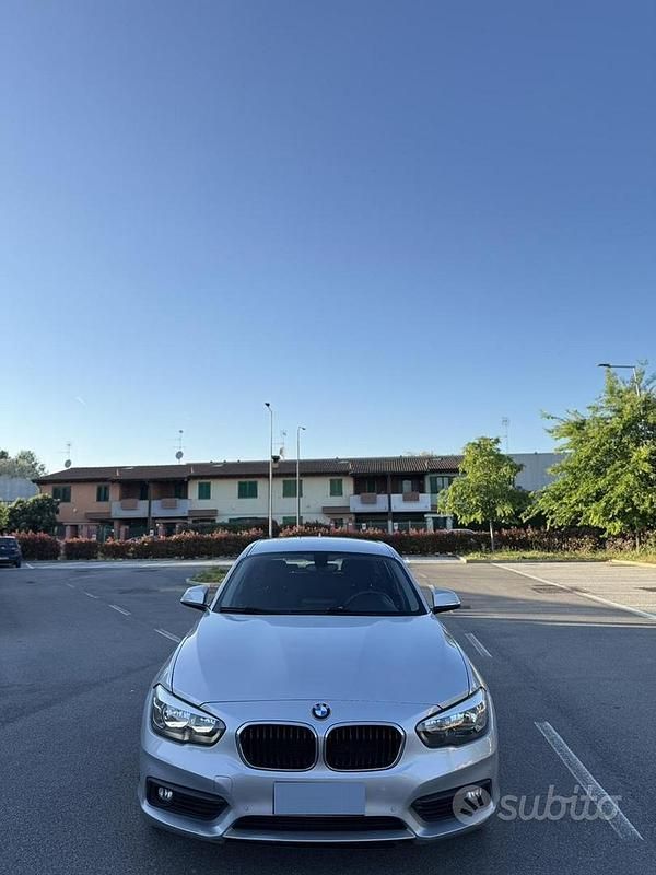 Occasion BMW 118 Advantage 150 PK (110 kW) 2018 Grijs Hatchback