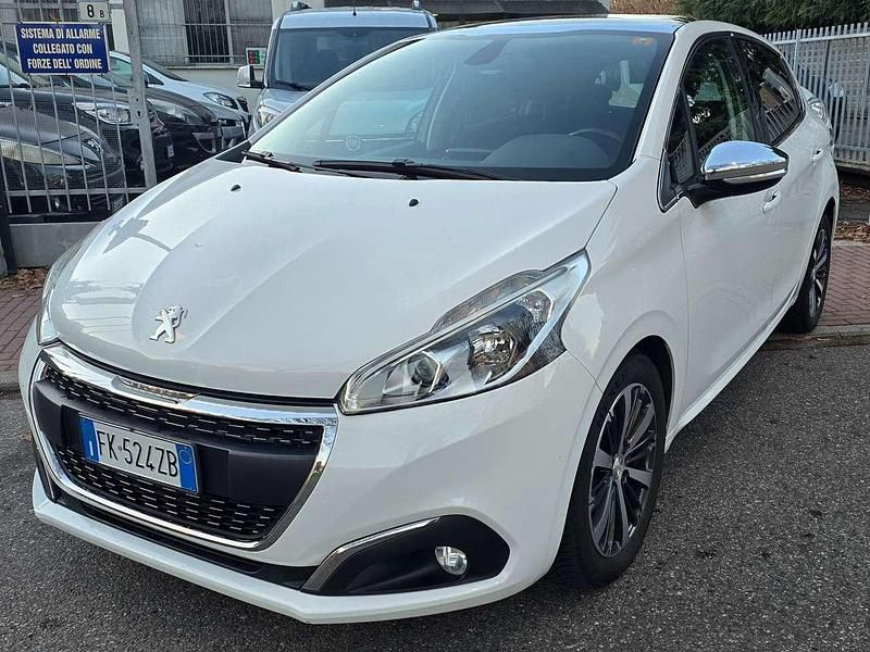 Bianco Usata 2017 Peugeot 208 Allure Due volumi | 7900 € (Buon prezzo) - Immagine 1/4